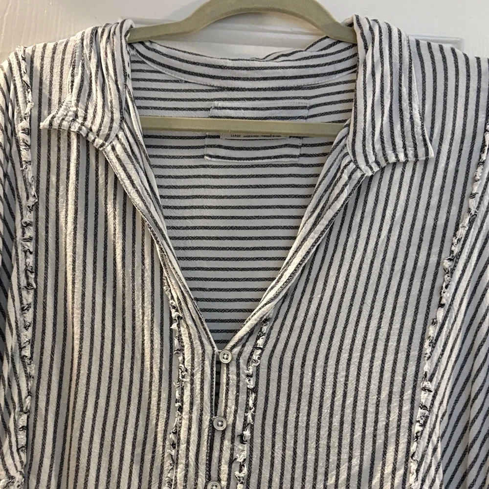 “WE THE FREE”Black and White Striped Baggy Blouse - Picture 4 of 16